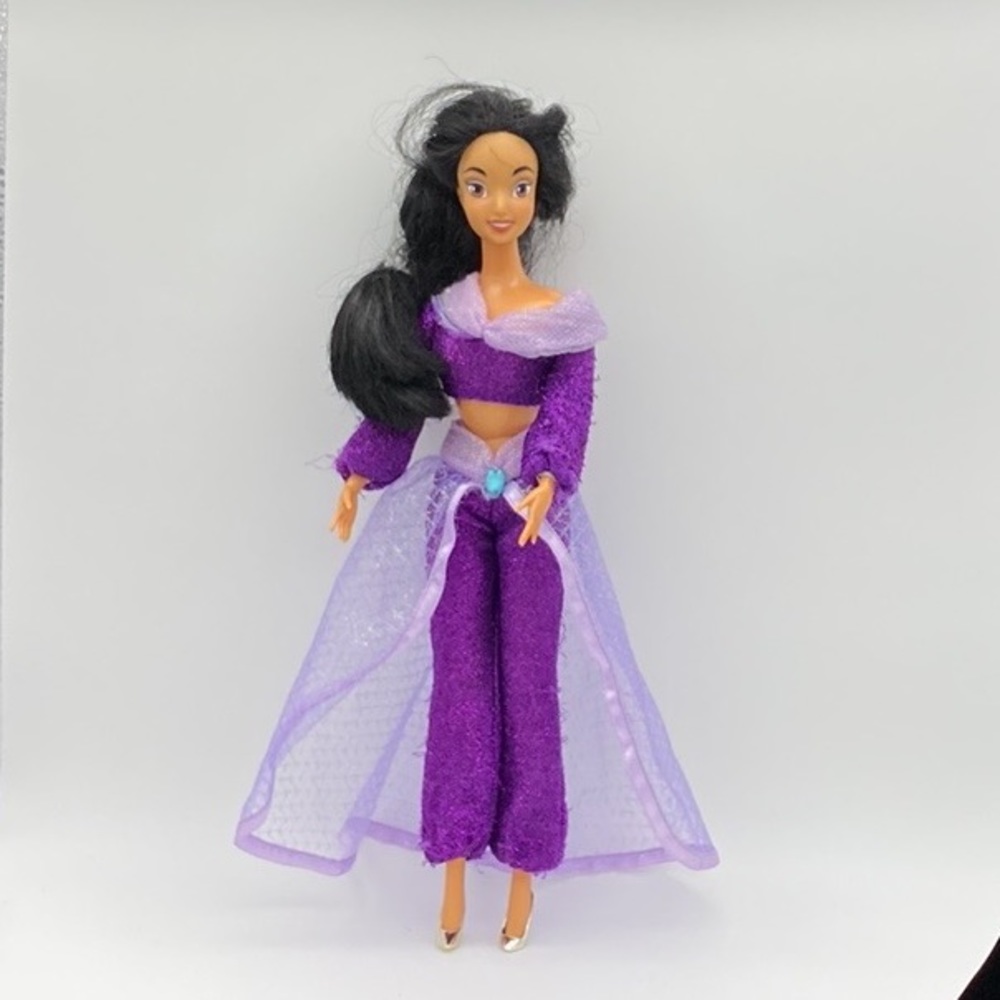 Vintage Original DISNEY PRINCESS JASMINE Barbie Doll in authentic outfit